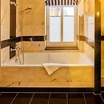 Neptun 4*