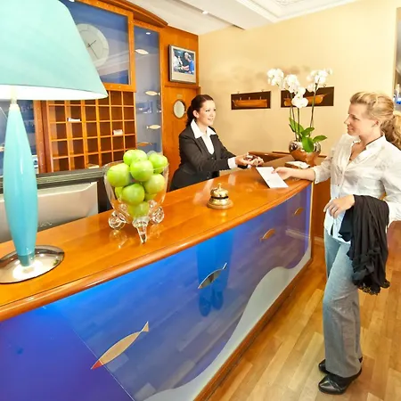 Neptun 4*