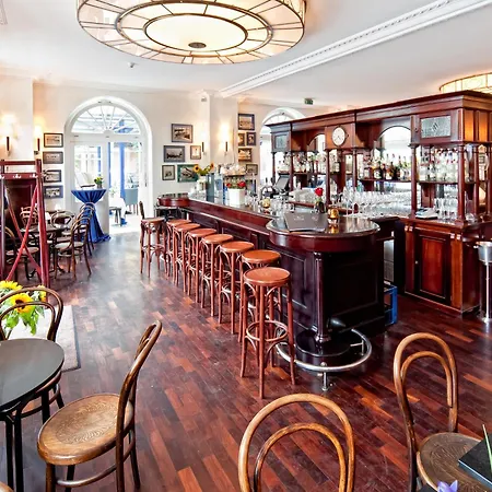 Neptun Hotel 4*