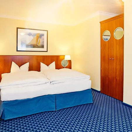 Neptun Hotell 4*
