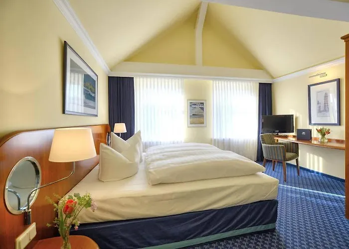 Отель Neptun 4*